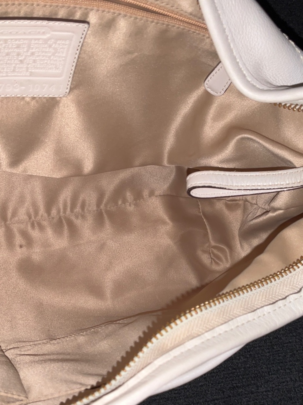 Coach Cream Leather Hobo with Gold Turn-Lock - Picture 9 of 16